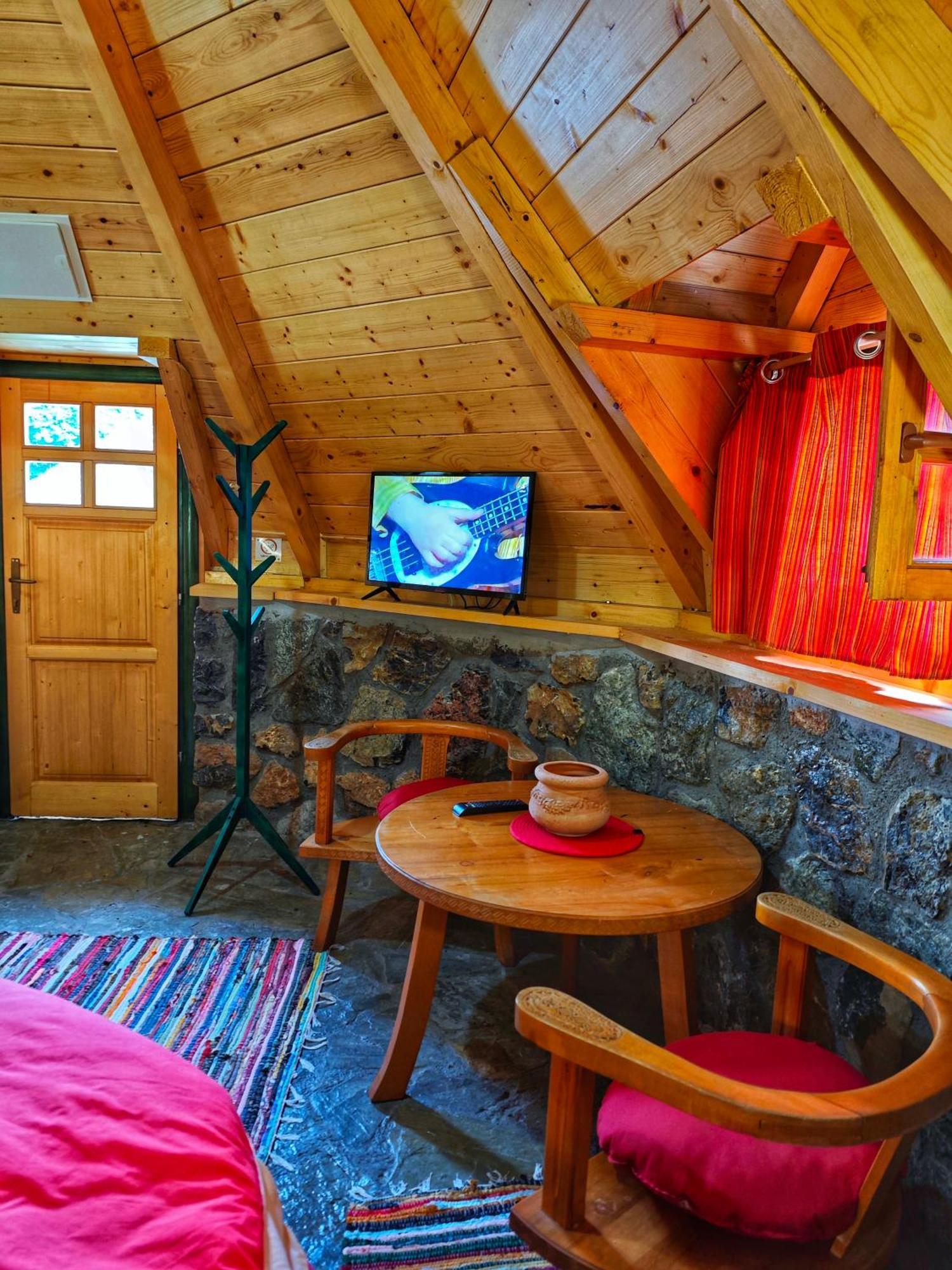 Kozak Apartments & Restaurant 모이코바츠 외부 사진