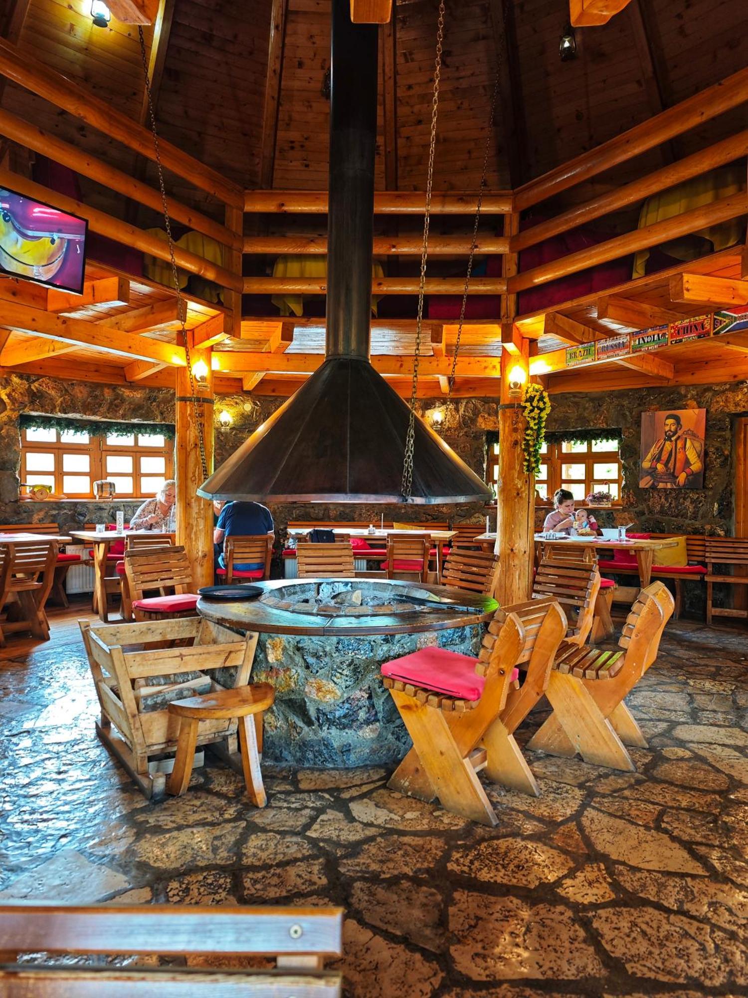 Kozak Apartments & Restaurant 모이코바츠 외부 사진