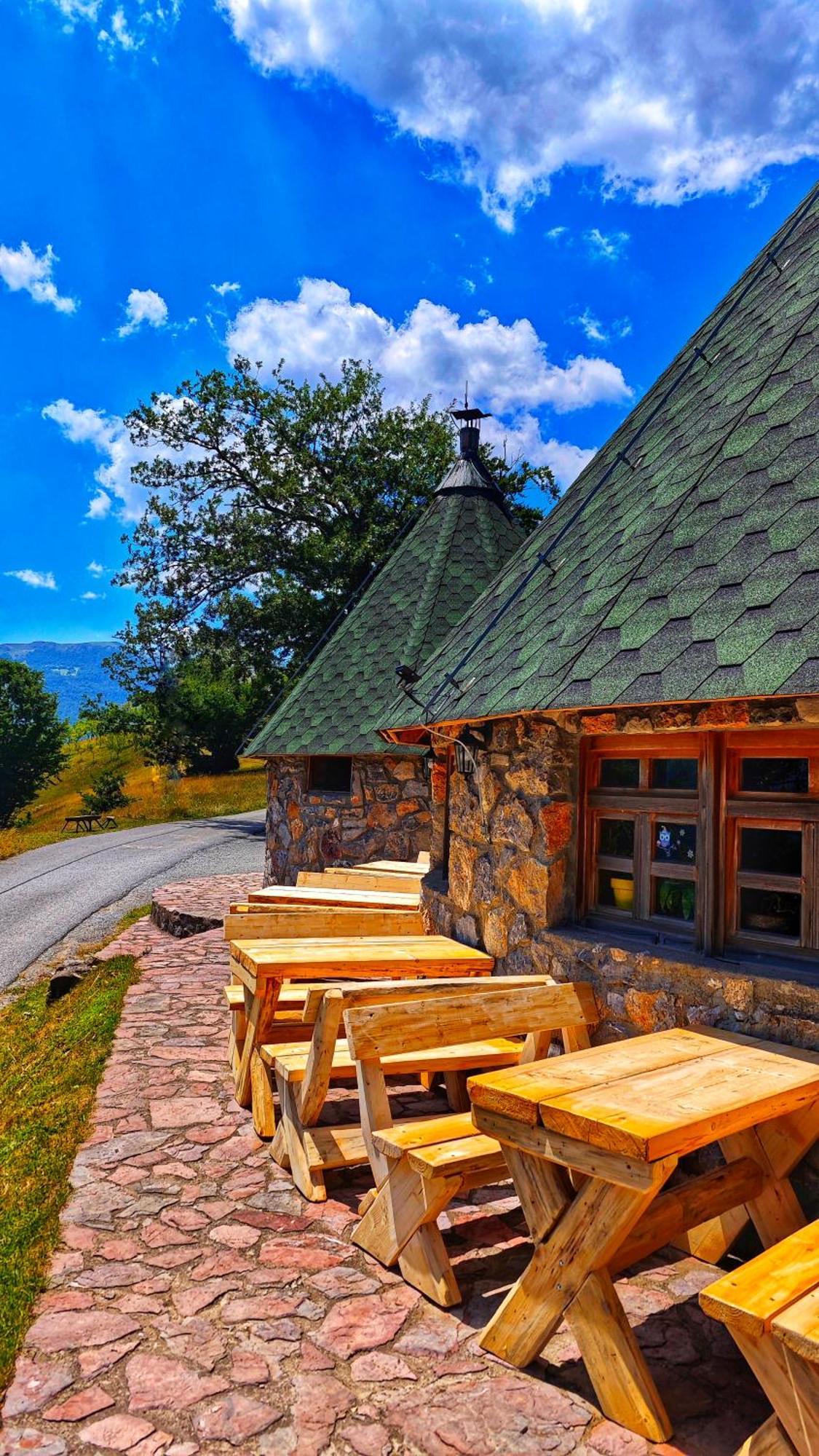 Kozak Apartments & Restaurant 모이코바츠 외부 사진